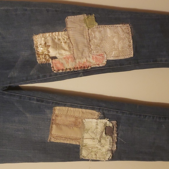 Pilcro and the letterpress embroidered jeans size 24. - Picture 2 of 4
